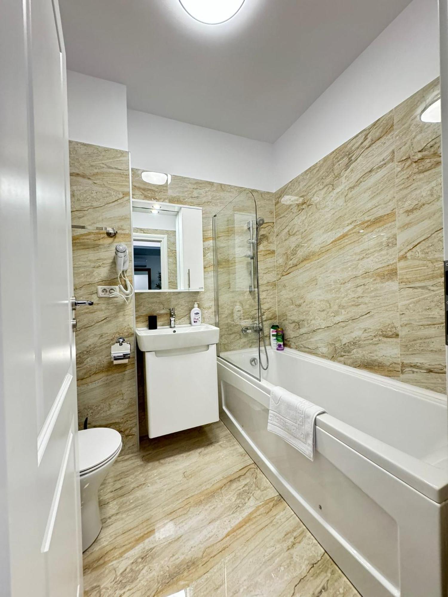 Luxury Glam Apartments Central Adress Bucuresti With Parking Exteriér fotografie